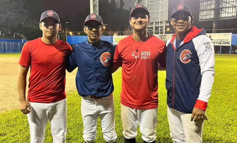 Cuatro catrachos se coronan campeones de softball en Guatemala