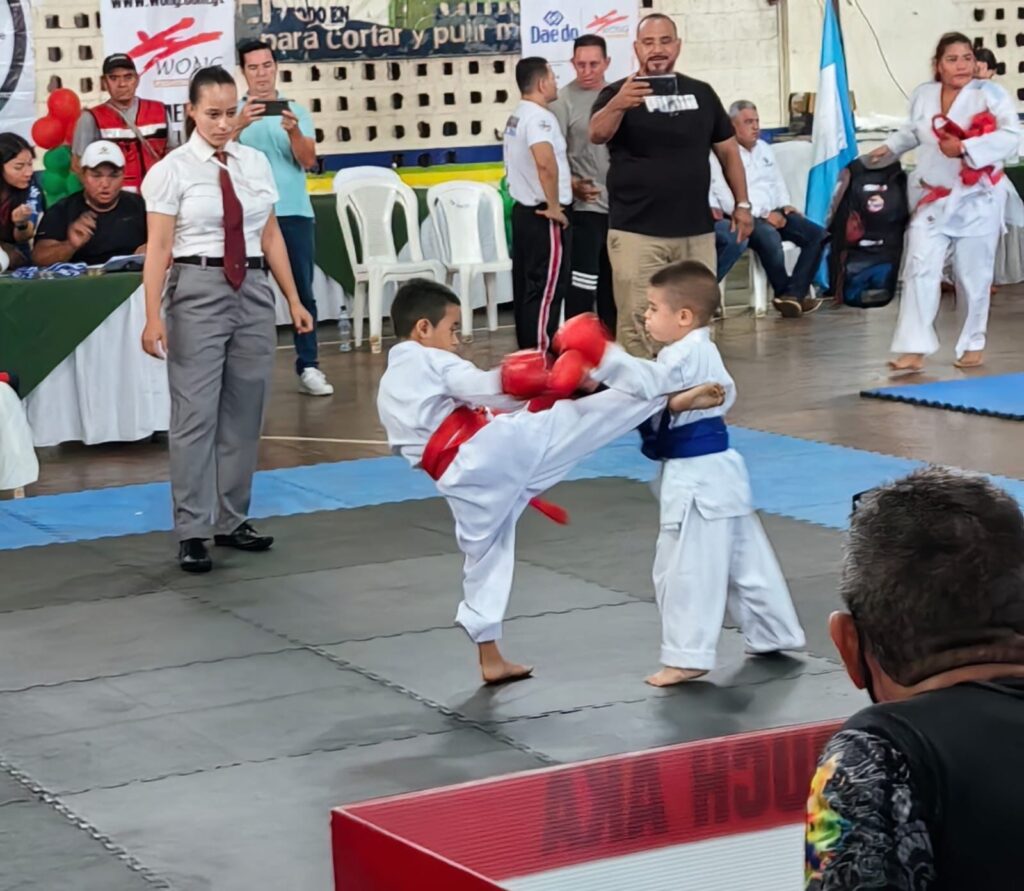 Dojo Metropolitano de Karate Do destaca en Open Onakagua