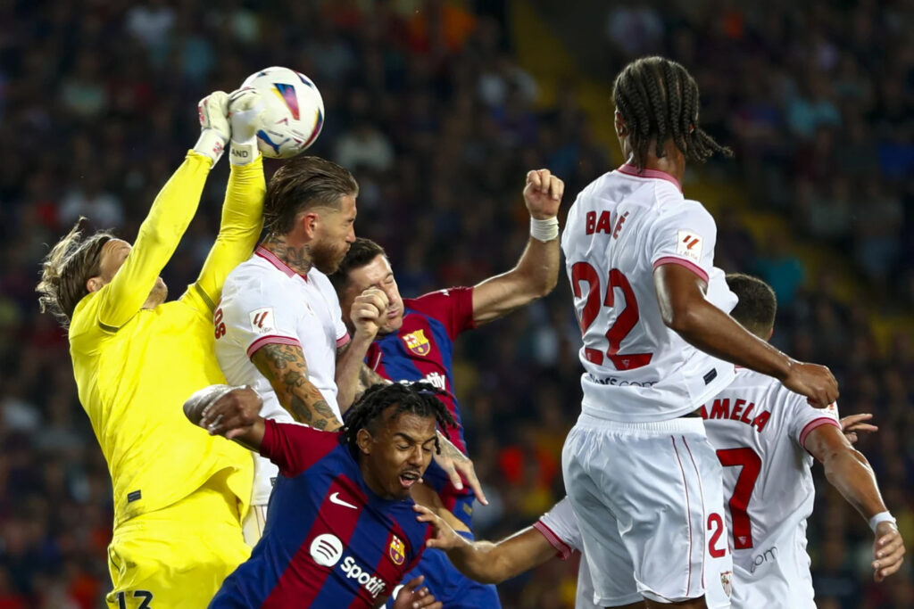 Sergio Ramos le regala al Barcelona un triunfo sobre el Sevilla