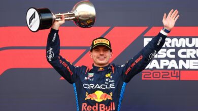 Verstappen supera a "Checo" para doblete de Red Bull en Japón