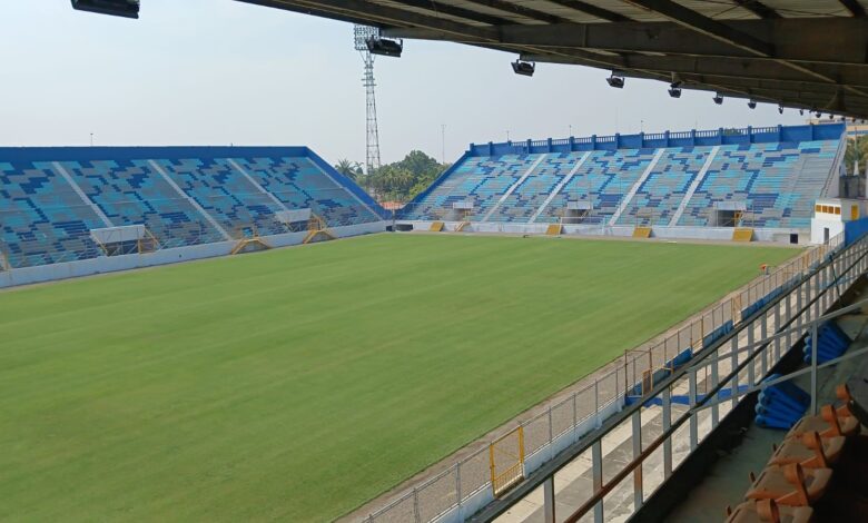 La CONDEPOR molesta por el atraso en el estadio "Morazán"