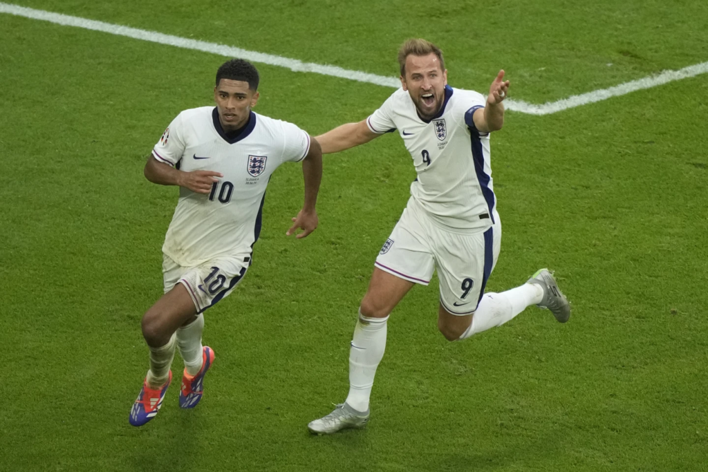 Bellingham y Kane remontan para una Inglaterra que terminó pidiendo tiempo