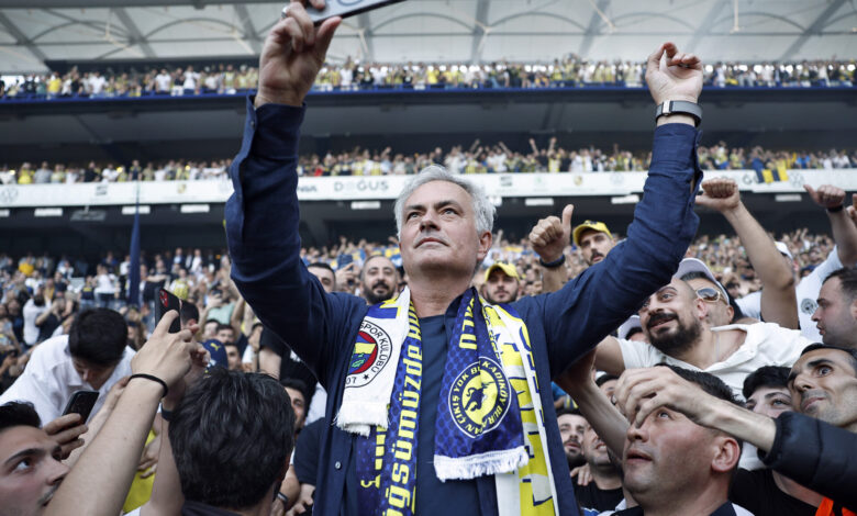 Fenerbahce anuncia a José Mourinho como su entrenador