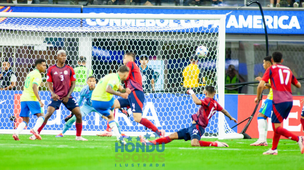 Costa Rica resiste ante Brasil y se agiganta en otra gran competencia. Foto HSI/Juan Serrano 