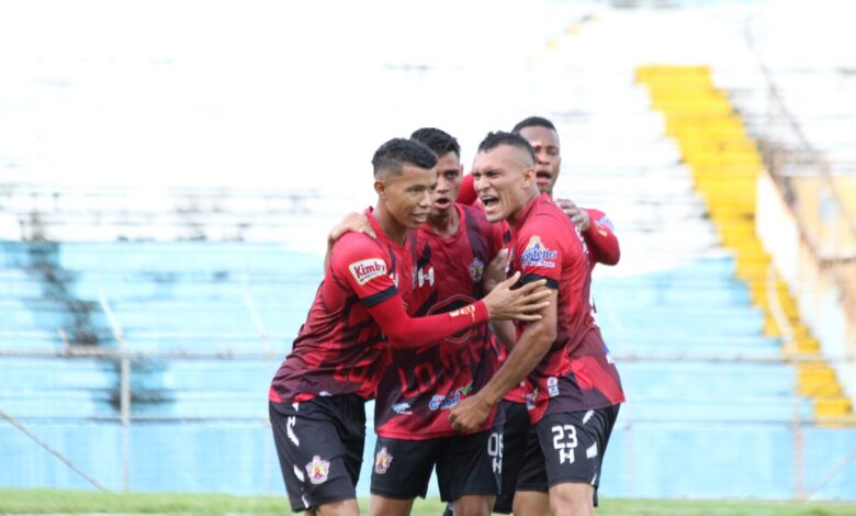 Lone FC pega primero en la ida de la final en Ascenso