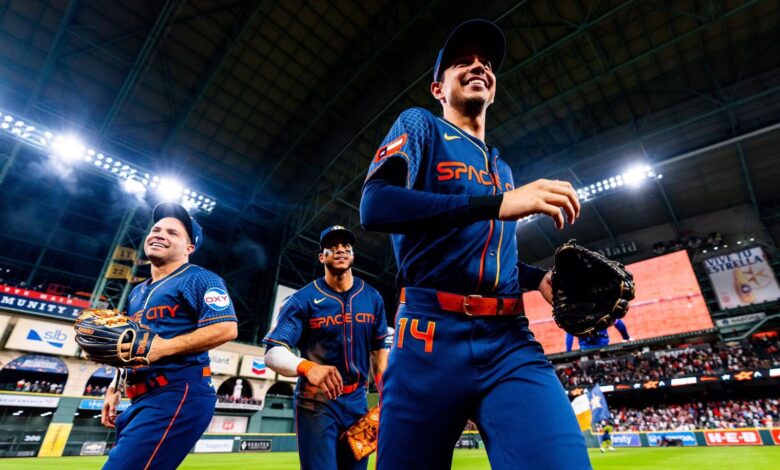 Dubón colabora con carrera en triunfo de Astros sobre Cards