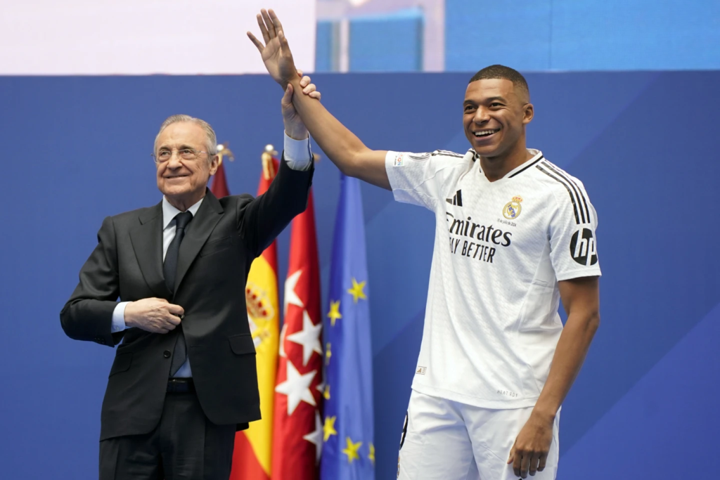 Real Madrid presenta a Kylian Mbappé como su jugador